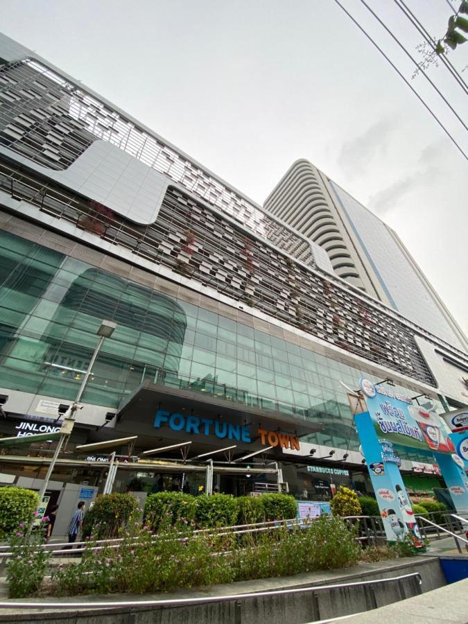 Sura Hostel Bangkok Near Mrt Phra Ram 9 Banguecoque Exterior foto