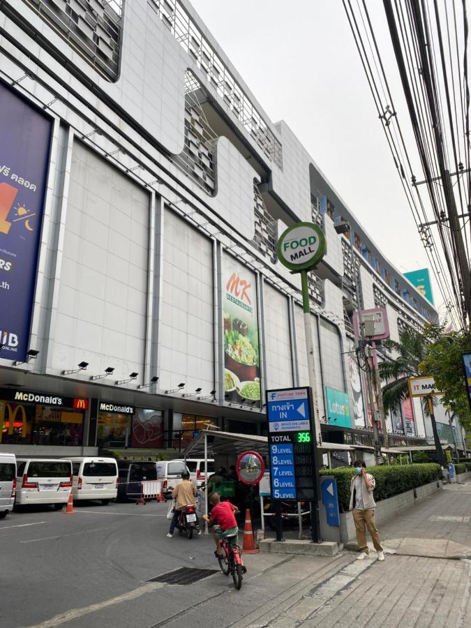 Sura Hostel Bangkok Near Mrt Phra Ram 9 Banguecoque Exterior foto