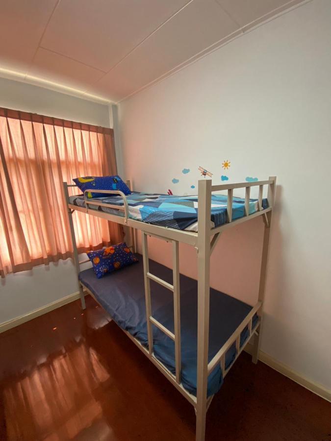 Sura Hostel Bangkok Near Mrt Phra Ram 9 Banguecoque Exterior foto