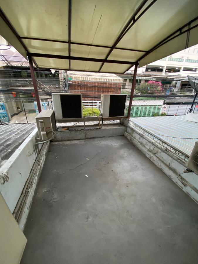 Sura Hostel Bangkok Near Mrt Phra Ram 9 Banguecoque Exterior foto