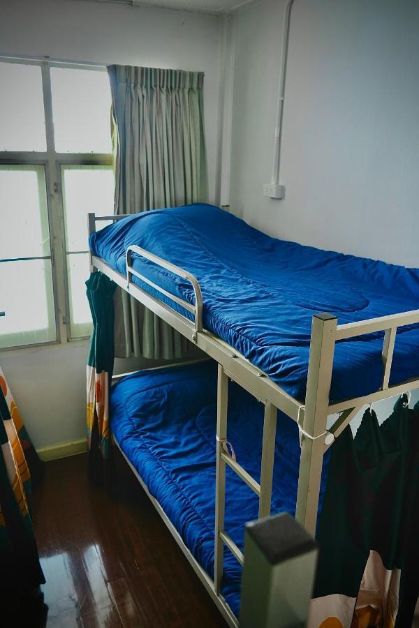 Sura Hostel Bangkok Near Mrt Phra Ram 9 Banguecoque Exterior foto