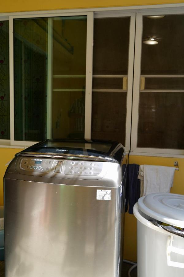 Sura Hostel Bangkok Near Mrt Phra Ram 9 Banguecoque Exterior foto