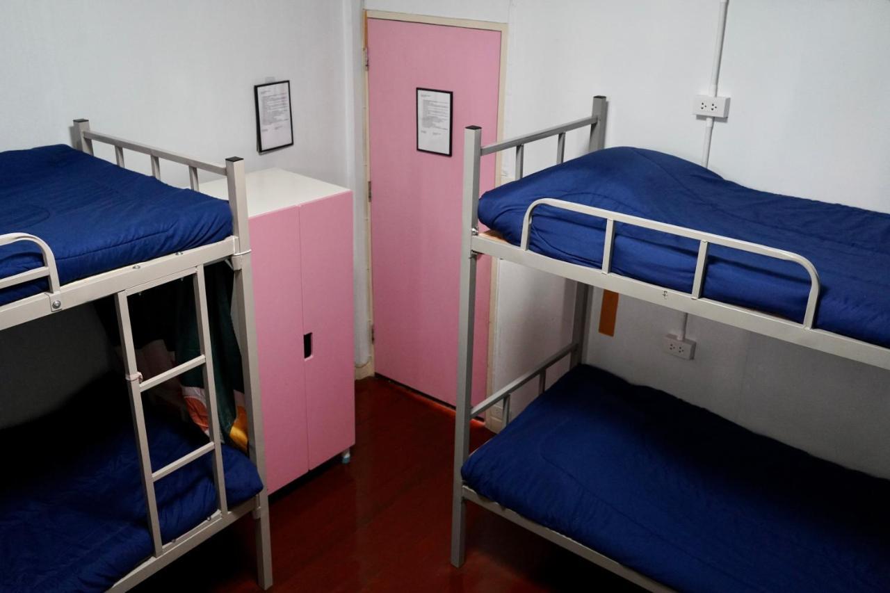 Sura Hostel Bangkok Near Mrt Phra Ram 9 Banguecoque Exterior foto