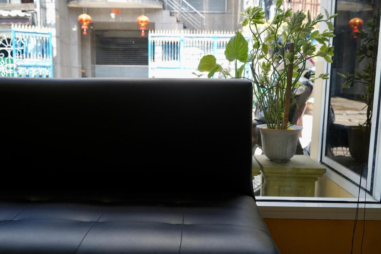 Sura Hostel Bangkok Near Mrt Phra Ram 9 Banguecoque Exterior foto
