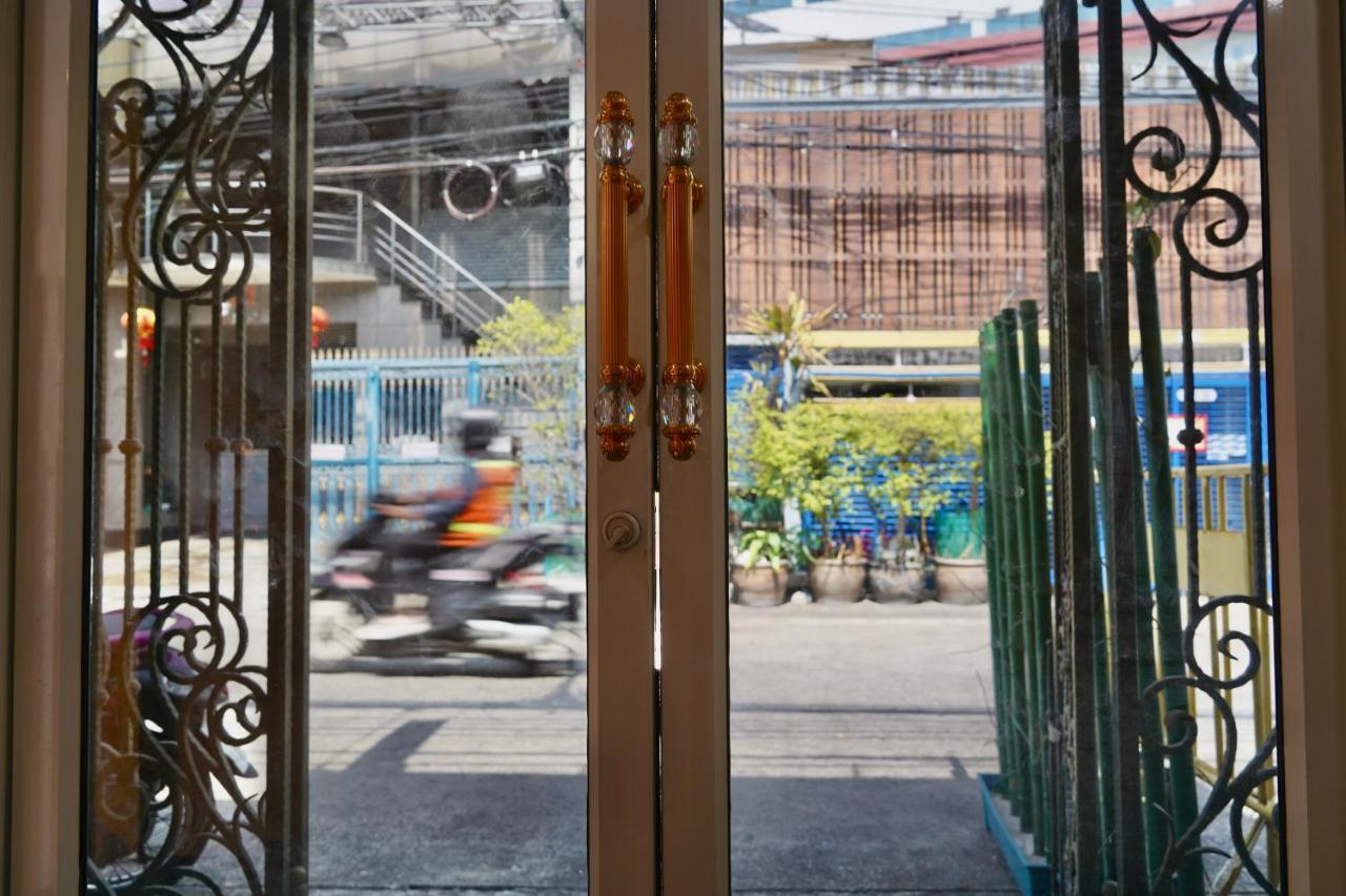 Sura Hostel Bangkok Near Mrt Phra Ram 9 Banguecoque Exterior foto
