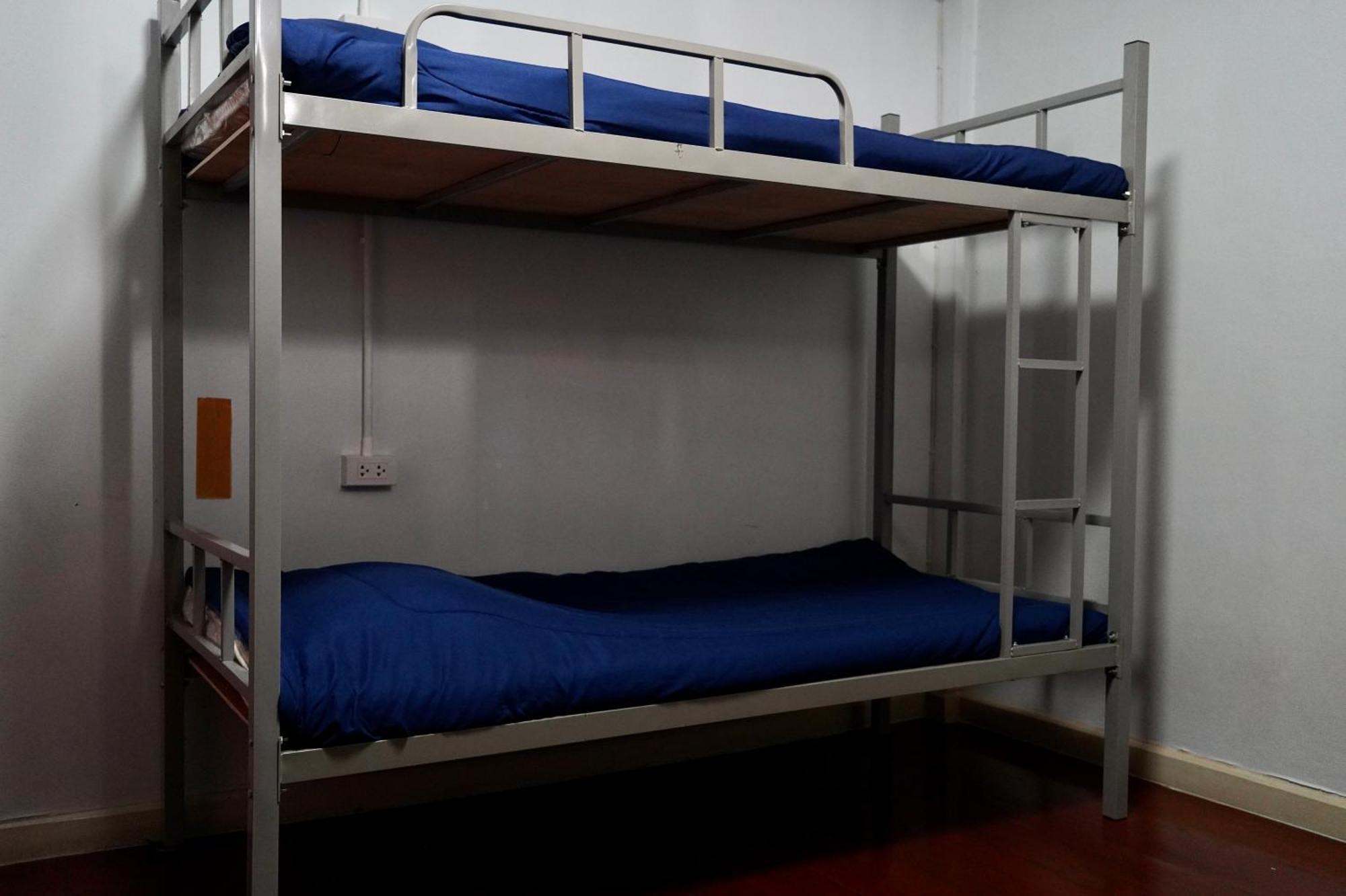 Sura Hostel Bangkok Near Mrt Phra Ram 9 Banguecoque Exterior foto