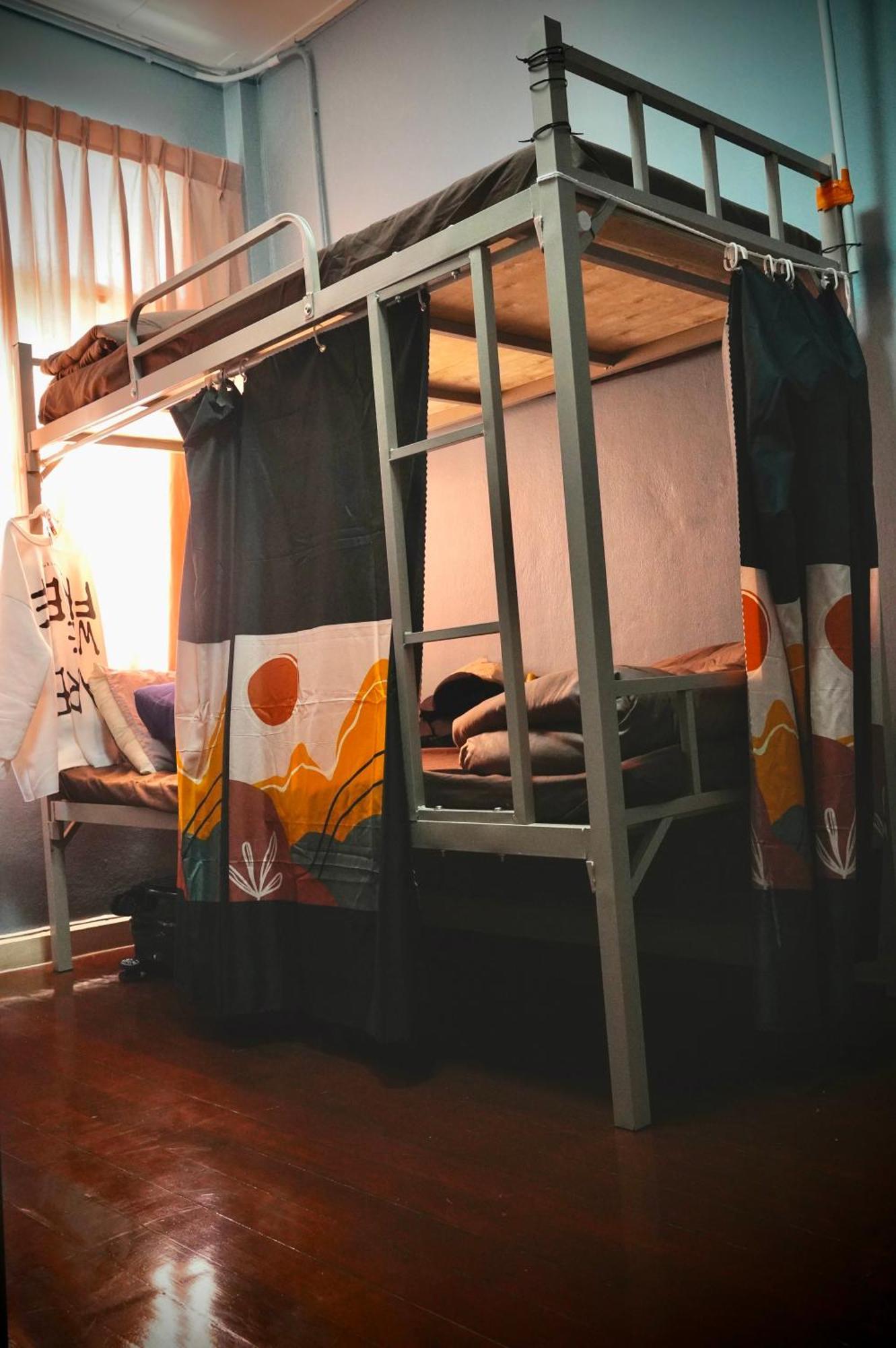 Sura Hostel Bangkok Near Mrt Phra Ram 9 Banguecoque Exterior foto